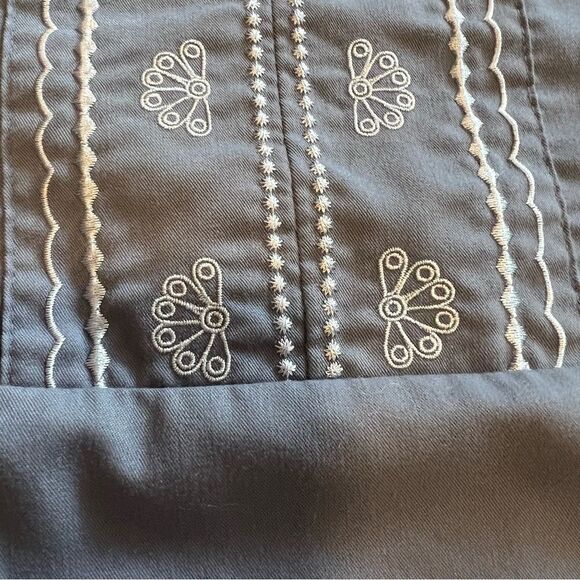 Grey’s Anatomy by Barco Blue Scrub Top w/ Embroidered Details. Sz XS. Great Cond - Picture 3 of 13